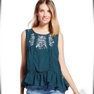 - Womans tiered ruffled embroidered paisley top. Size Large.
